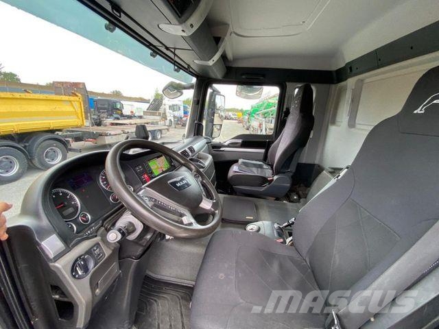 MAN TG-S 26.400 6x2-2 BL 3-Achs Kipper Kran +Funk+Gr Tipper trucks