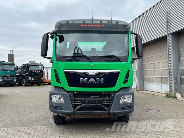 MAN TG-S 32.400 8x4 BB Betonmischer Stetter 9m³ deut Camiones hormigonera
