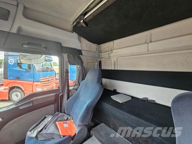 MAN TGA 15. 280 * KOFFER MIT SCHLAFKABINE & ANHÄNG Camiones con caja de remolque