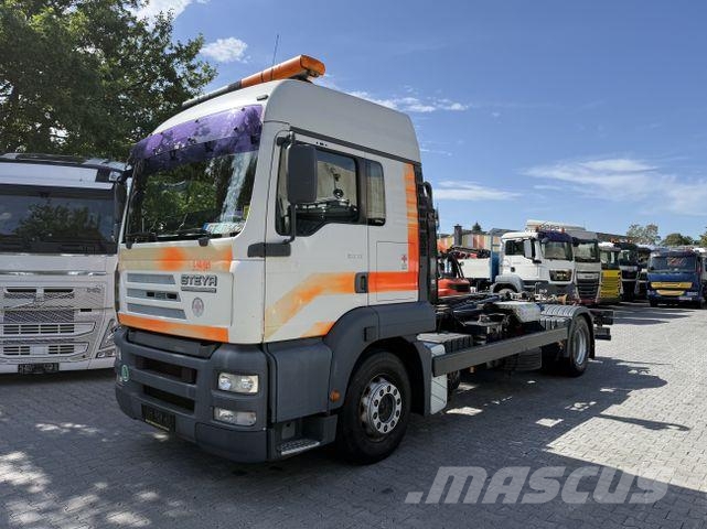 MAN TGA 18.360 / Steyr 18S36 Rotes Kreuz Camion ampliroll