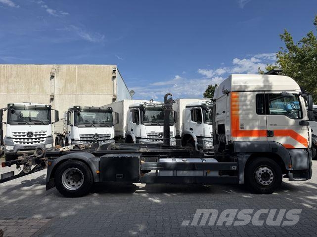 MAN TGA 18.360 / Steyr 18S36 Rotes Kreuz Camion ampliroll