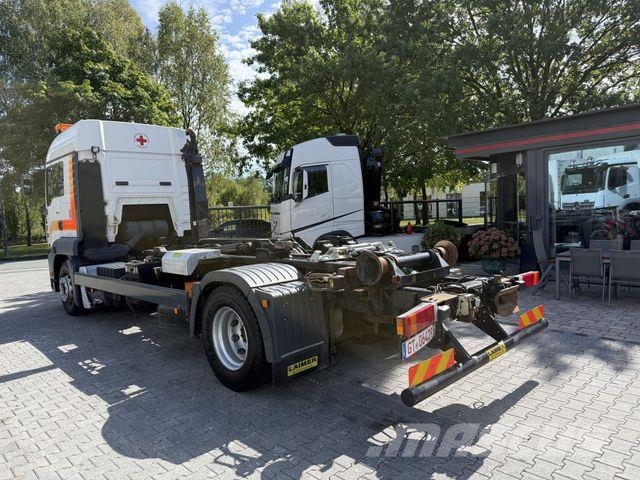 MAN TGA 18.360 / Steyr 18S36 Rotes Kreuz Camion ampliroll