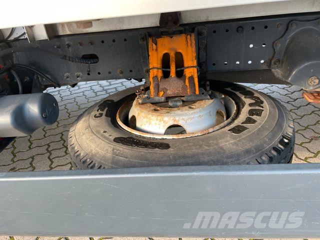 MAN TGL 8.210 BB Pritsche/ 2xAHK+Öl/ NL 2.9t Camión con caja abierta
