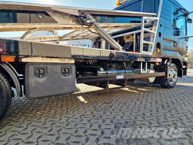 MAN TGL 8.220 4X2 BL / Xenon / Alu-Felgen Járműszállítók