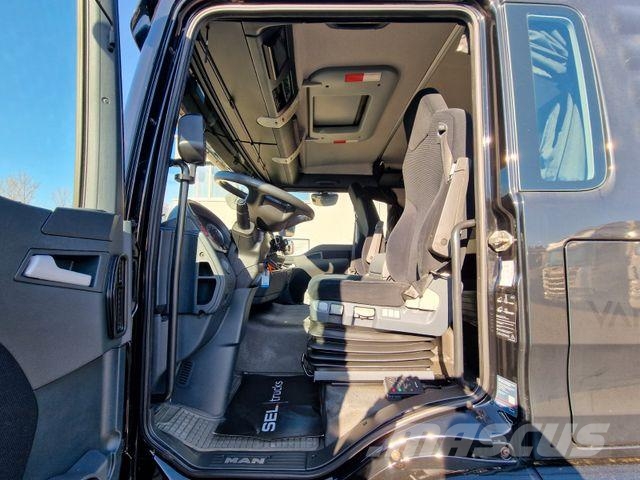MAN TGL 8.220 4X2 BL / Xenon / Alu-Felgen Járműszállítók