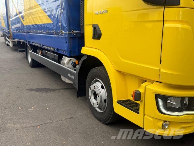 MAN TGL 8.220 BL, Pritsche u. Plane, 2x Tank., Ahk Schuifzeilopbouw