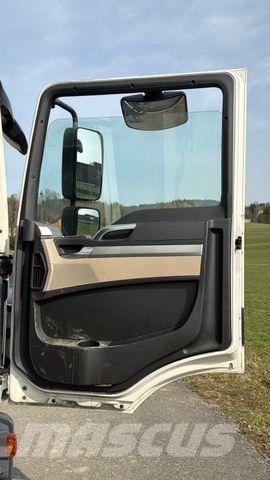 MAN TGM 12.250 DİESEL STROMAGGREGGAT AGGREGGAT 5 X Camion a temperatura controllata