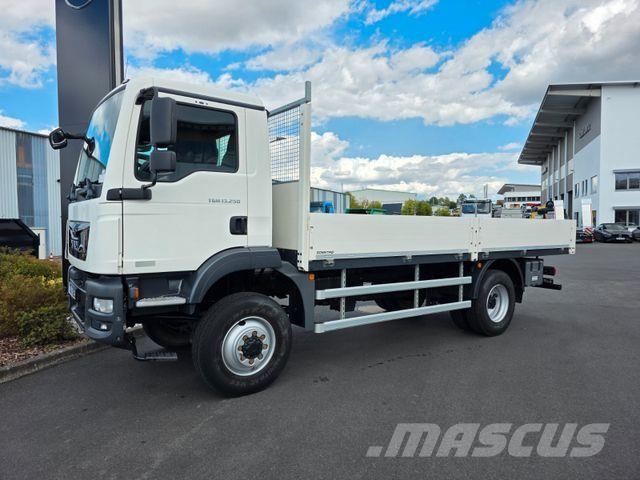 MAN TGM 13.250 4x4 BL Allrad 37.917km Klima 3 Sitze Flatbed/Dropside trucks