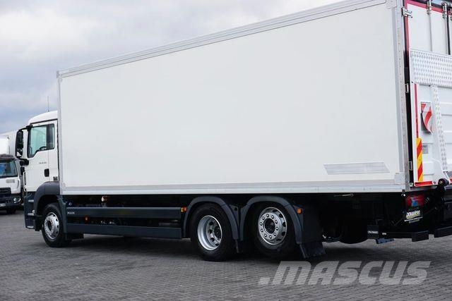 MAN TGS / 26.360 / EURO 6 / CHŁODNIA + WINDA / 20 PA Hűtős