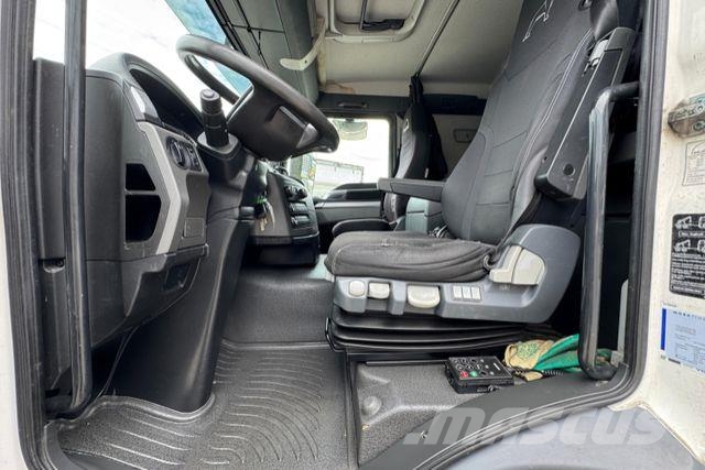 MAN TGS 26.440 6x2 شاحنات بمقصورة وهيكل