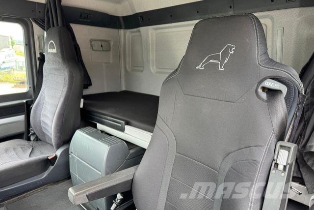 MAN TGS 26.440 6x2 شاحنات بمقصورة وهيكل