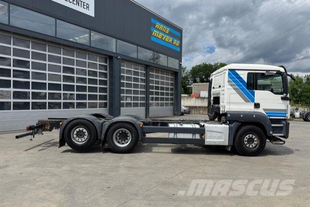 MAN TGS 26.440 6x2 شاحنات بمقصورة وهيكل