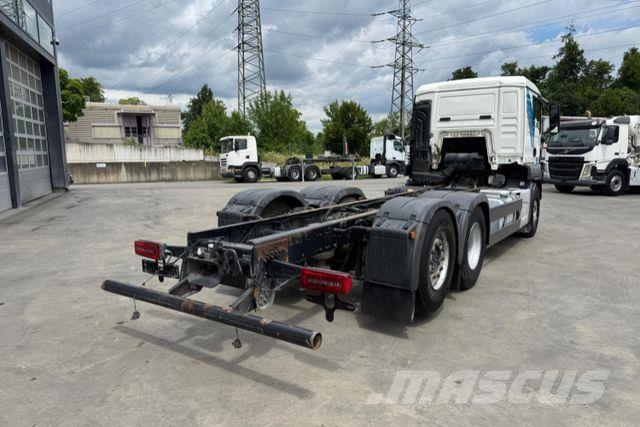 MAN TGS 26.440 6x2 شاحنات بمقصورة وهيكل