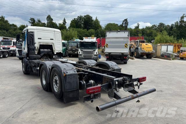 MAN TGS 26.440 6x2 شاحنات بمقصورة وهيكل
