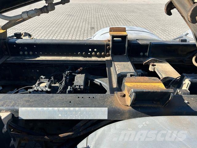 MAN TGS 26.440 / 6x2-4 / Hiab XR21S59 Abrollkipper