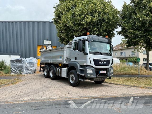 MAN TGS 26.440 - abnehmbarer Heckkran - 6x6 - EURO6 Tipper trucks