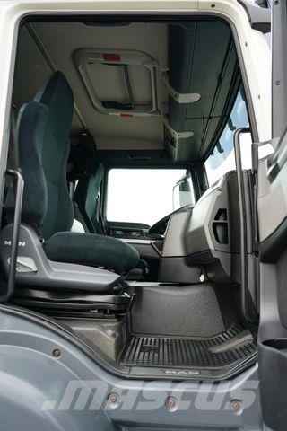 MAN TGS / 26.440 / E 5 / RETARDER / PEŁNY ADR / BDF Camiones con chasís y cabina