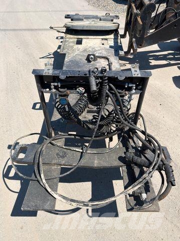 MAN TGS 26.440*Sattelzugmaschine + KRAN/FUNK * 6x6 Camiones grúa