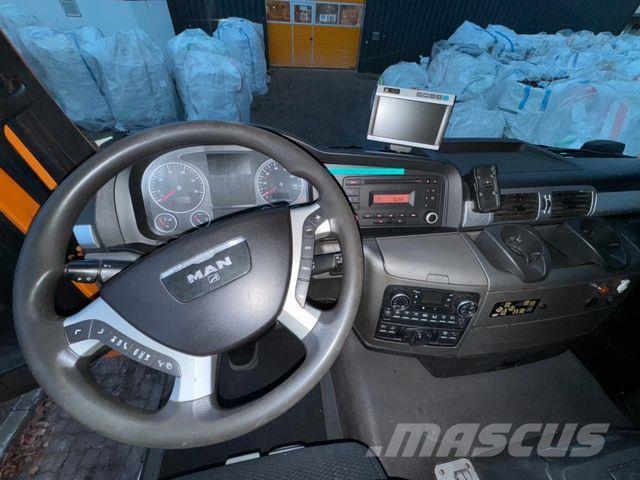 MAN TGS 28.360 - 6x4 - 1. Hand - Kipper - Kran Camiones grúa