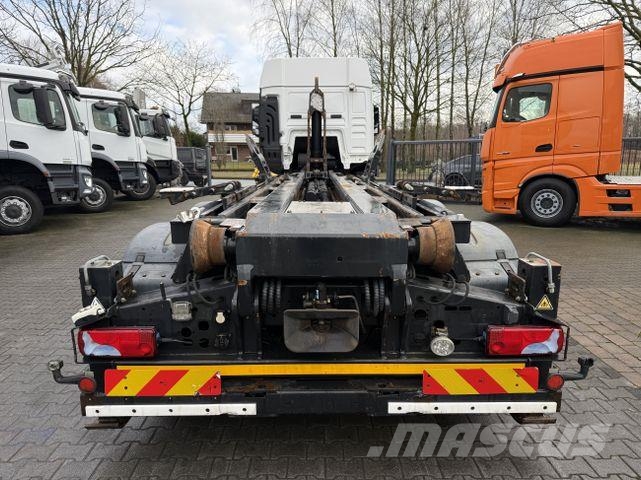 MAN TGS 35.420 8X2-6 Haken/ Silo M-TEC HLS 20 Camiones elevadores de gancho