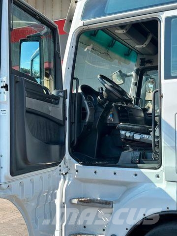 MAN TGX 18.560 4x2 BLS Retarder Hydraulik LED NAVI Vlačilci