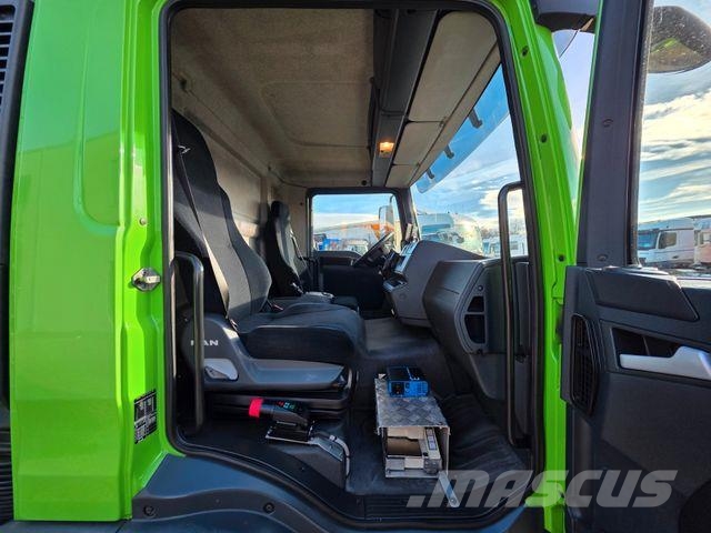 MAN TGX 26.340 6x2-4 BL 탱커 트럭