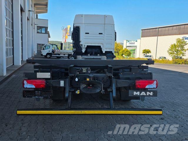 MAN TGX 26.360 6x2-2 LL BDF Fahrschule 5 Sitze AHK Chassis met cabine