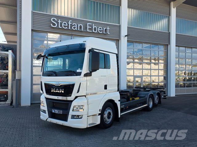 MAN TGX 26.360 6x2-2 LL BDF Fahrschule 5 Sitze AHK Chassis met cabine