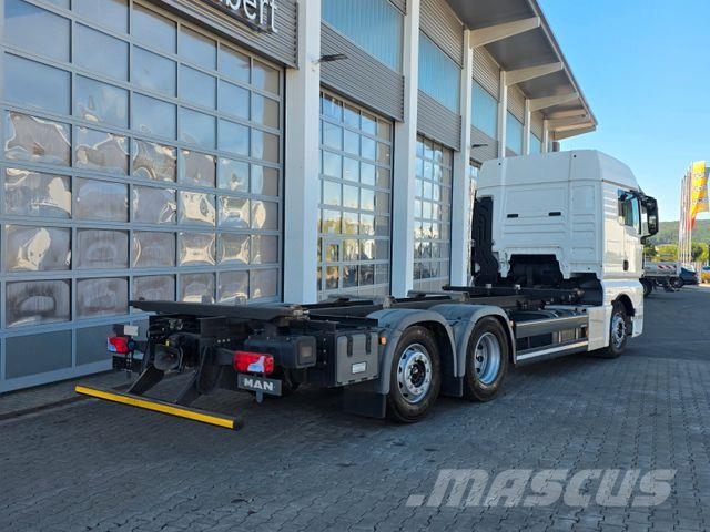 MAN TGX 26.360 6x2-2 LL BDF Fahrschule 5 Sitze AHK Chassis met cabine