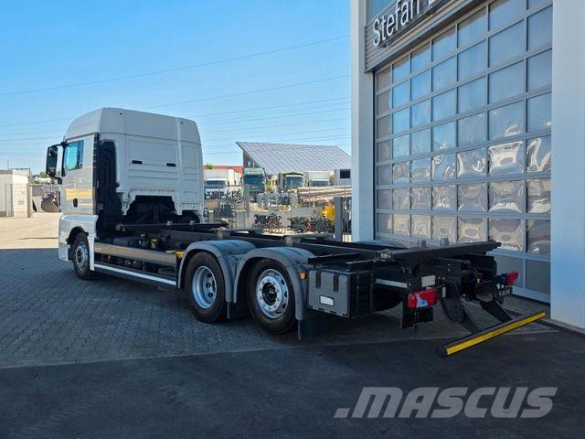 MAN TGX 26.360 6x2-2 LL BDF Fahrschule 5 Sitze AHK Chassis met cabine