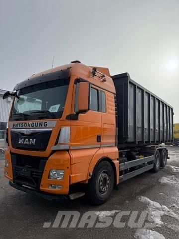 MAN TGX 26.440 6X2 Abrollkipper Blatt Luft Lift Ret. Камиони с кран с кука