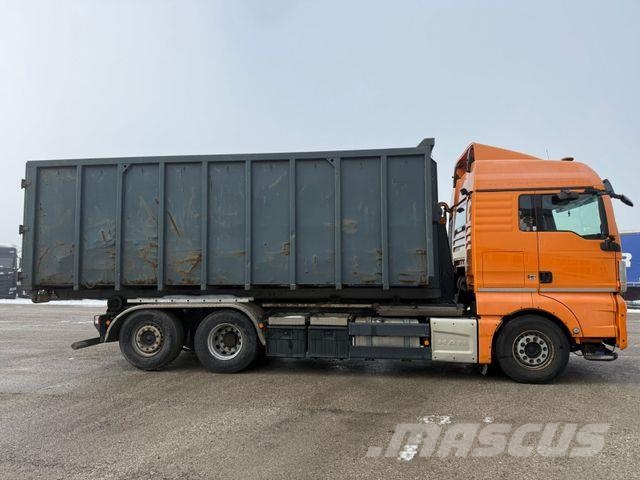 MAN TGX 26.440 6X2 Abrollkipper Blatt Luft Lift Ret. Камиони с кран с кука