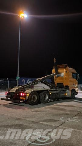 MAN TGX 26.440 6X2 Abrollkipper Blatt Luft Lift Ret. Камиони с кран с кука