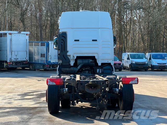 MAN TGX 26.480 6x2 Lenk/Lift !! Camiones con chasís y cabina