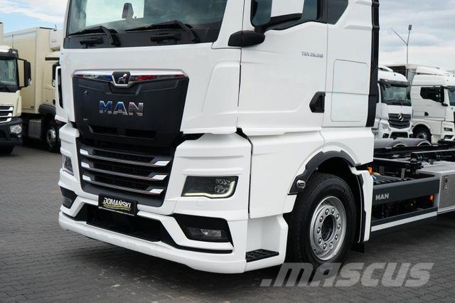 MAN TGX / 26.510 / GX / ACC / E 6 / RETARDER / BDF / Chassis Cab trucks