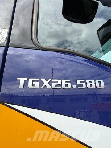 MAN TGX 26.580 6X2 KÜHLKOFFER + SCHMITZ ANHÄNGER Tovornjaki hladilniki