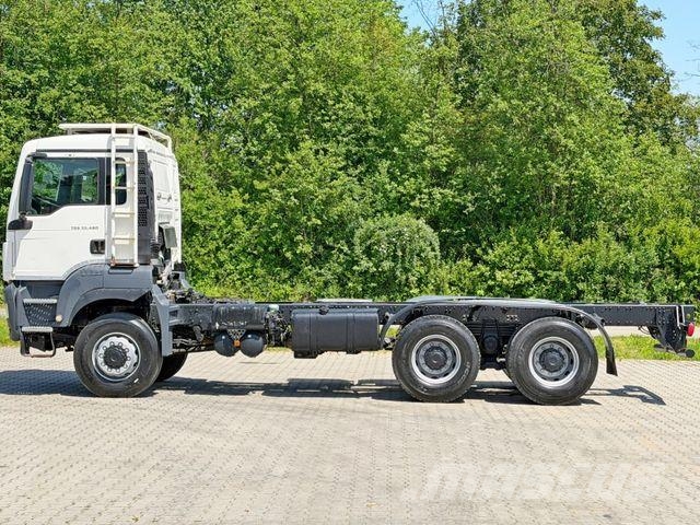 MAN TGX 33.480 Fahrgestell 6,70 m * 6x6 *TOP! Autocabinati