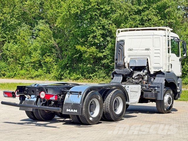 MAN TGX 33.480 Fahrgestell 6,70 m * 6x6 *TOP! Autocabinati