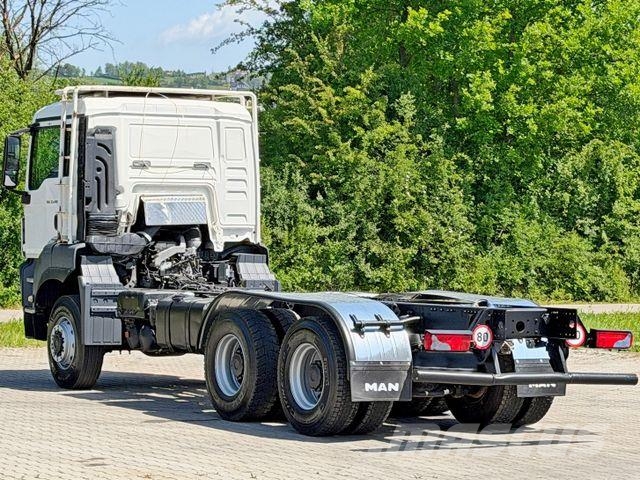 MAN TGX 33.480 Fahrgestell 6,70 m * 6x6 *TOP! Autocabinati