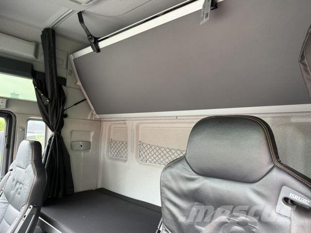 MAN TGX 41.680 8X4/4 BBS 250.000 Kg Prime Movers
