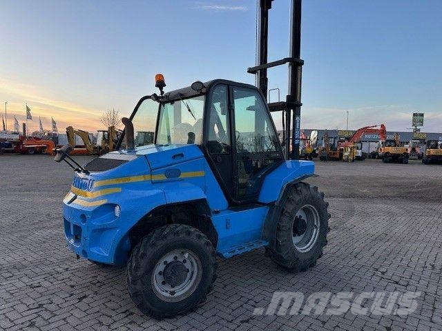 Manitou M30-4D/ST5 4X4, Gelände, Allrad, 3to., 5,5m Vorkheftruck voor zwaar terrein