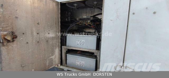 Menke-Janzen Tandem 3 Achsen 2 Stock Eigenes Aggre Viehtransportanhänger