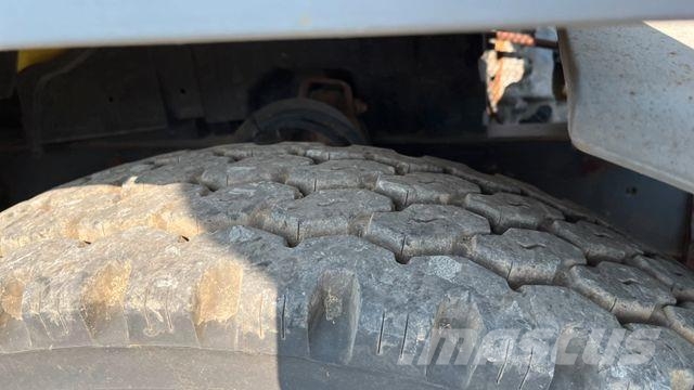 Mercedes-Benz 1318 1218 Abrollkipper 吊鉤式起重車