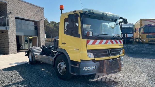 Mercedes-Benz 1318 1218 Abrollkipper 吊鉤式起重車