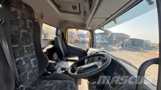 Mercedes-Benz 1318 1218 Abrollkipper 吊鉤式起重車