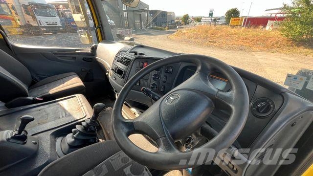 Mercedes-Benz 1318 1218 Abrollkipper 吊鉤式起重車