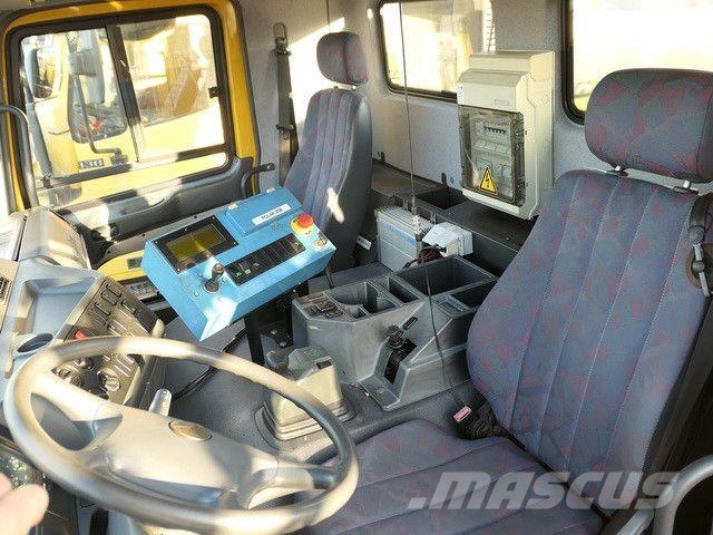Mercedes-Benz 2035 AK Actros 4x4, Kehrmaschine Schmidt, Allrad Lakaisuautot