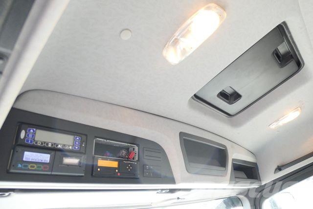 Mercedes-Benz 2536 Antos 6x2, Carrier Supra 1250, LBW, Lift Camion frigorifique