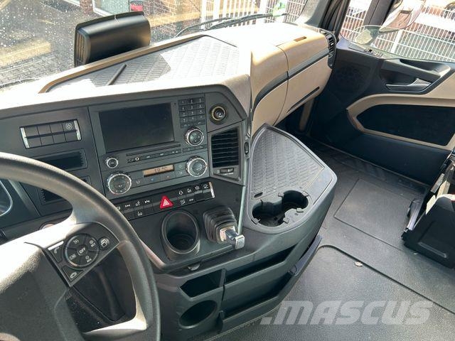 Mercedes-Benz 2642 SZM mit PK26002-EH Kran + Seilwinde Sattelzugmaschinen