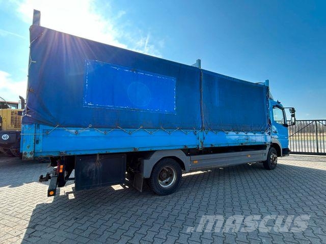 Mercedes-Benz 815 Camiones de caja de lona